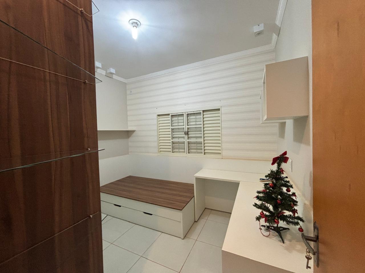 VENDE: LINDA RESIDENCIA COM 03 DORMITÓRIOS - JARDIM MARIA IMACUALADA I EM BRODOWSKI-SP