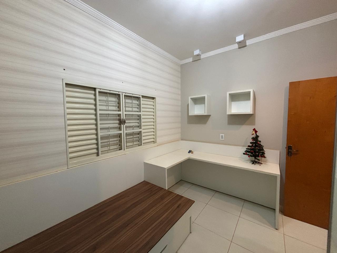 VENDE: LINDA RESIDENCIA COM 03 DORMITÓRIOS - JARDIM MARIA IMACUALADA I EM BRODOWSKI-SP