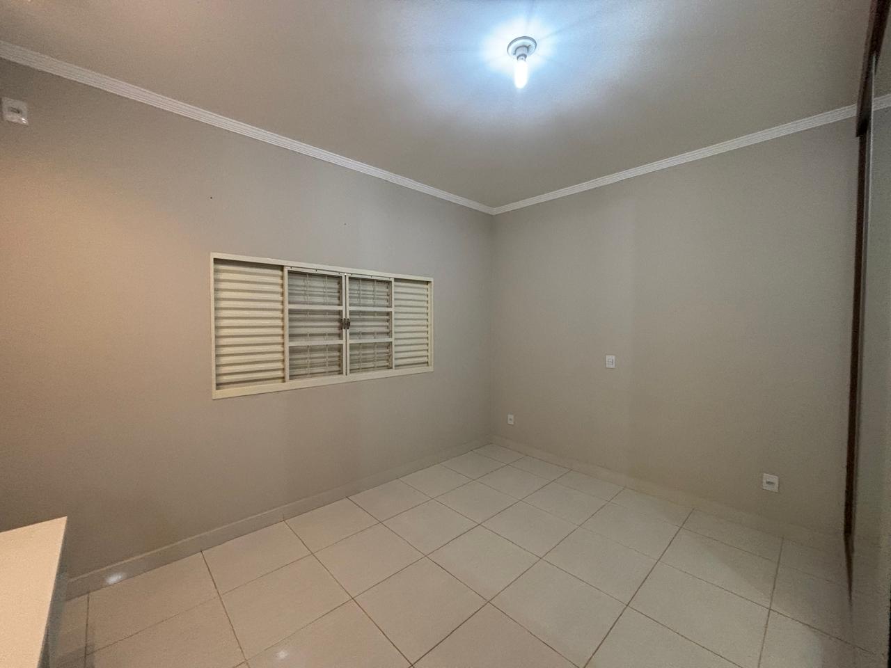 VENDE: LINDA RESIDENCIA COM 03 DORMITÓRIOS - JARDIM MARIA IMACUALADA I EM BRODOWSKI-SP
