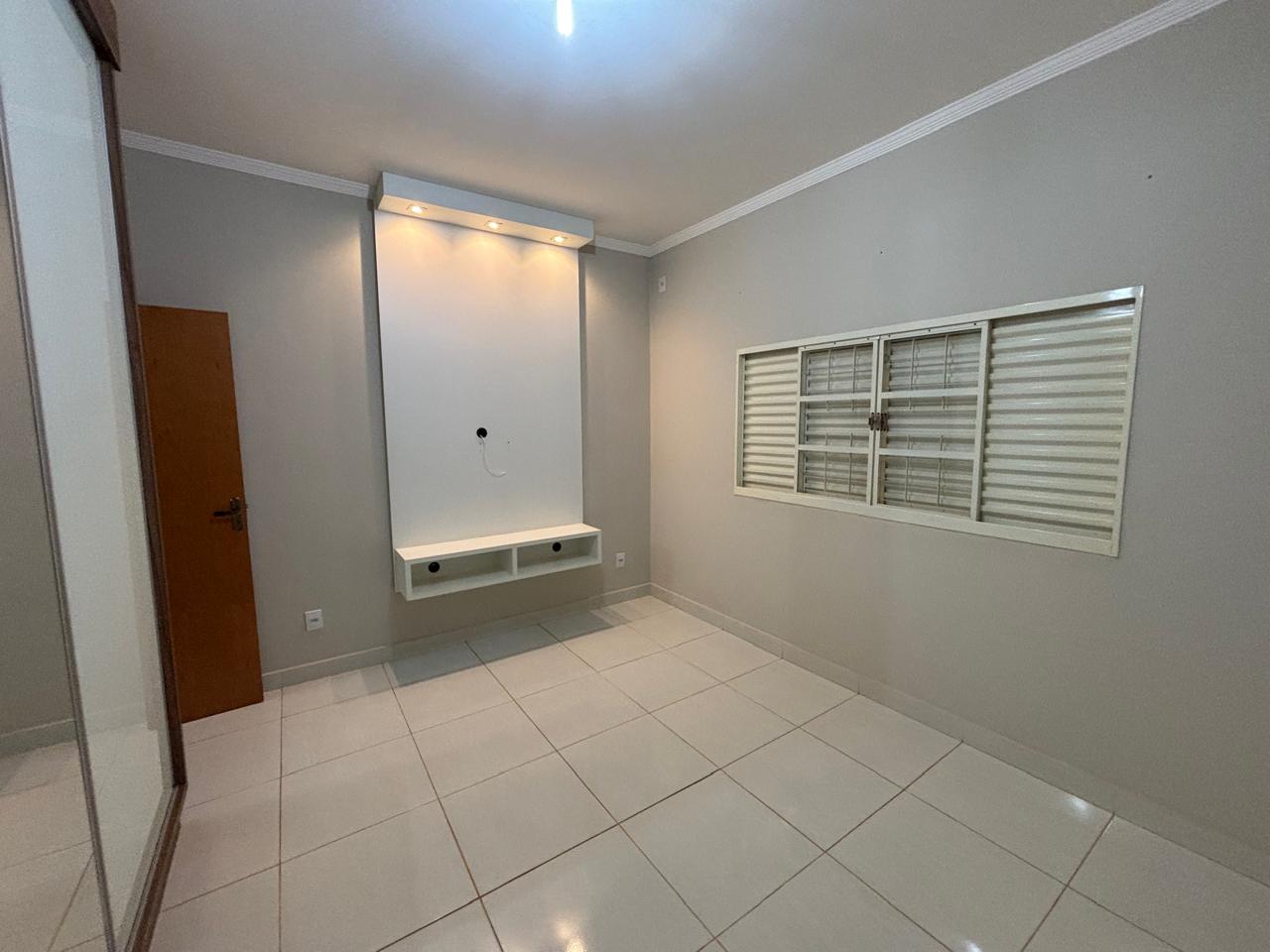 VENDE: LINDA RESIDENCIA COM 03 DORMITÓRIOS - JARDIM MARIA IMACUALADA I EM BRODOWSKI-SP