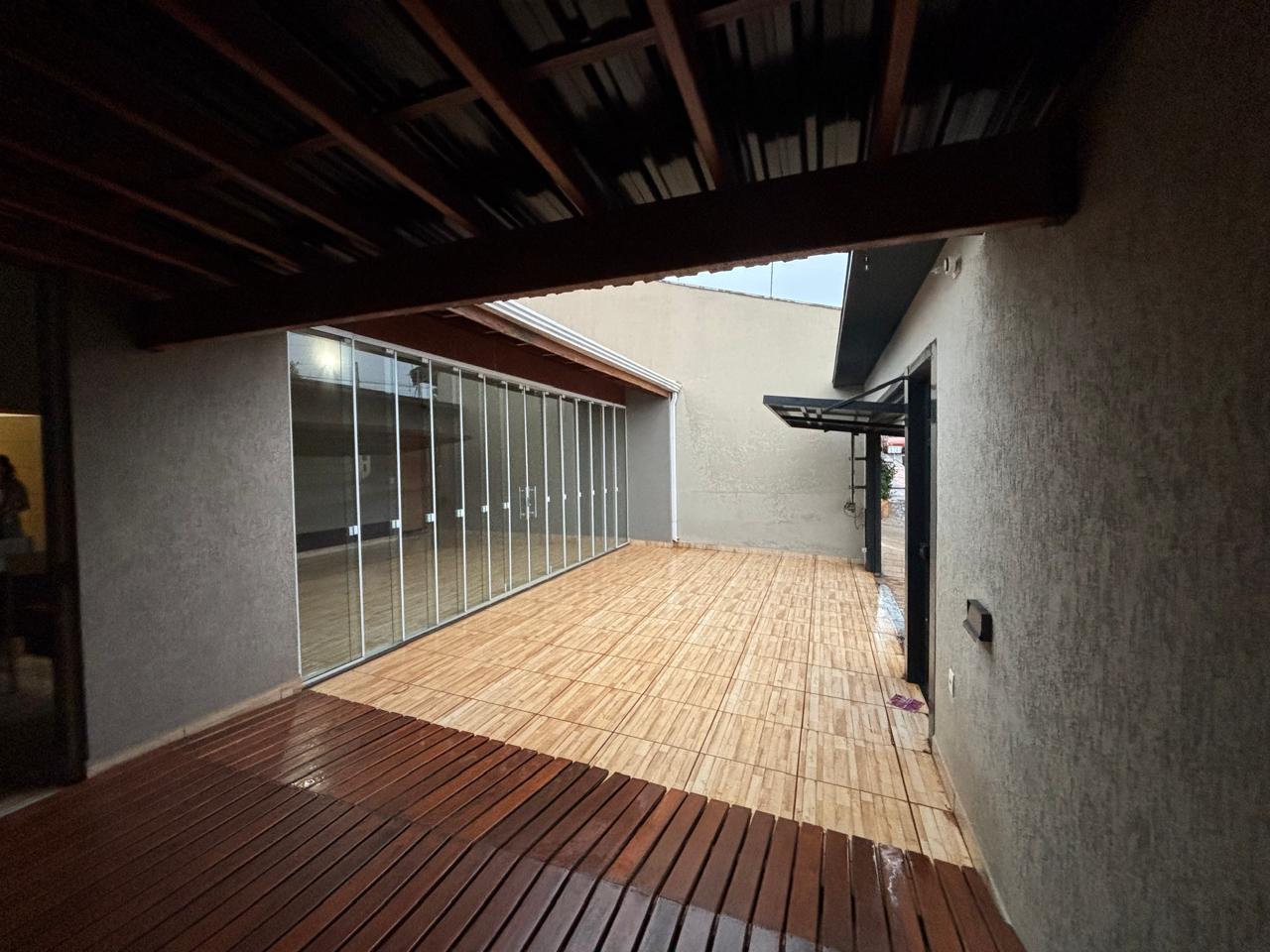 VENDE: LINDA RESIDENCIA COM 03 DORMITÓRIOS - JARDIM MARIA IMACUALADA I EM BRODOWSKI-SP
