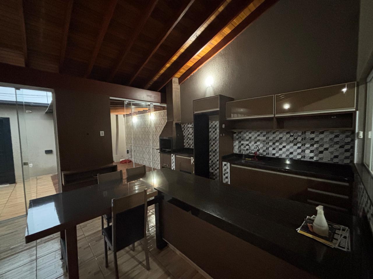 VENDE: LINDA RESIDENCIA COM 03 DORMITÓRIOS - JARDIM MARIA IMACUALADA I EM BRODOWSKI-SP