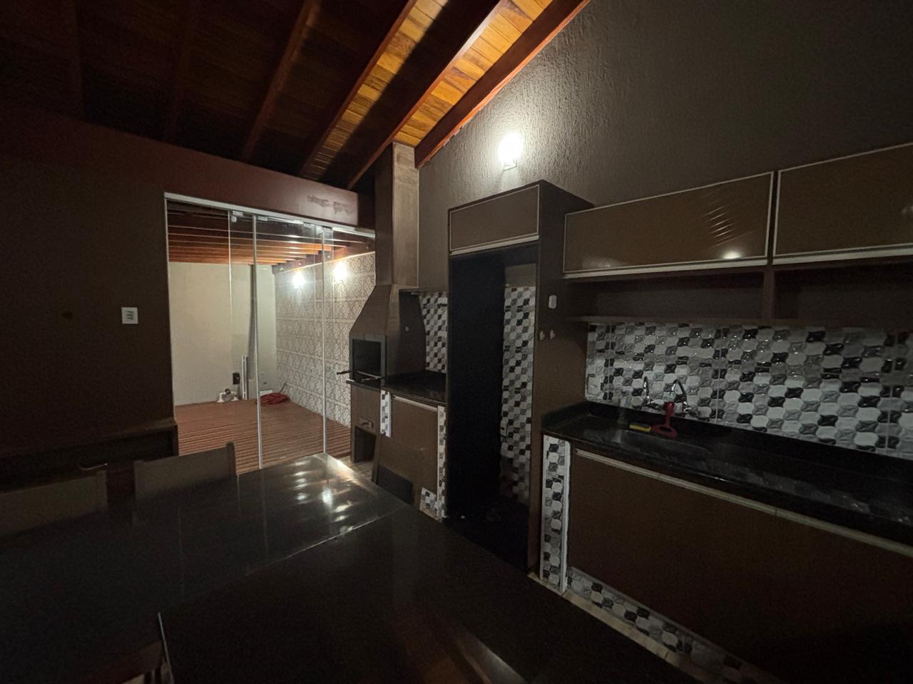 VENDE: LINDA RESIDENCIA COM 03 DORMITÓRIOS - JARDIM MARIA IMACUALADA I EM BRODOWSKI-SP