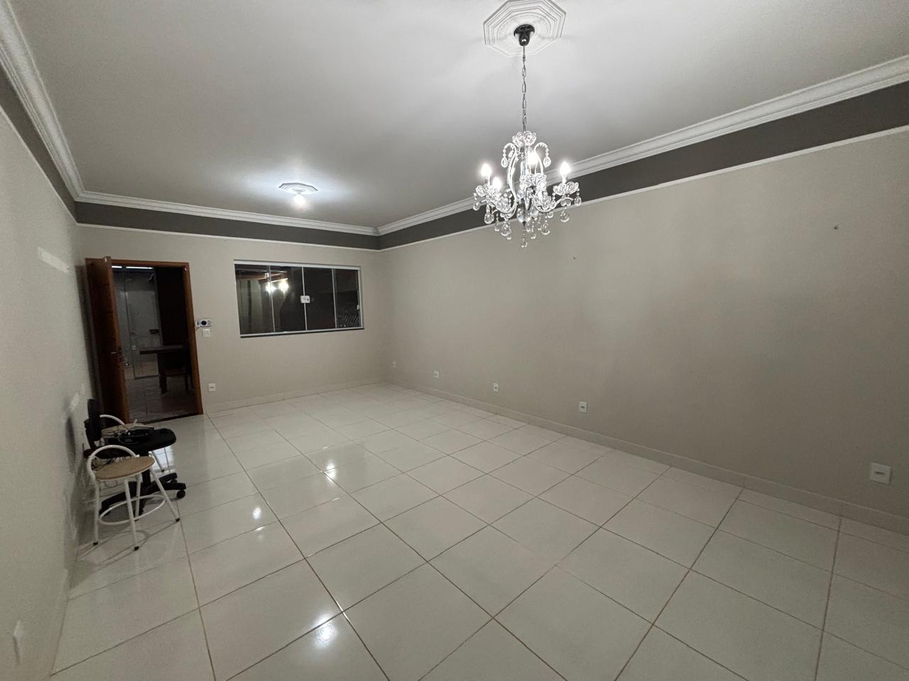 VENDE: LINDA RESIDENCIA COM 03 DORMITÓRIOS - JARDIM MARIA IMACUALADA I EM BRODOWSKI-SP