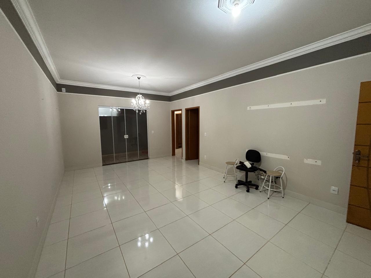 VENDE: LINDA RESIDENCIA COM 03 DORMITÓRIOS - JARDIM MARIA IMACUALADA I EM BRODOWSKI-SP