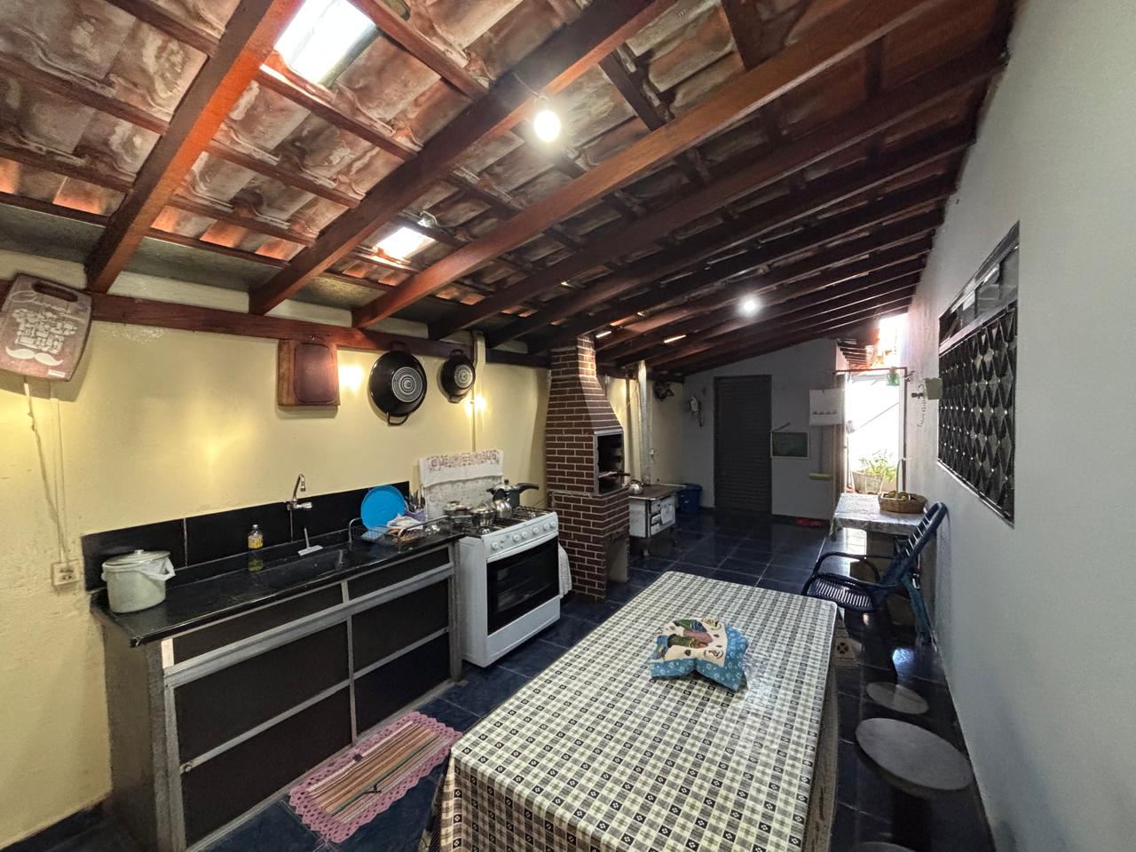 VENDE: CASA 03 DOEMITÓRIOS COM SUÍTE - MOZART - BRODOWSKI-SP.