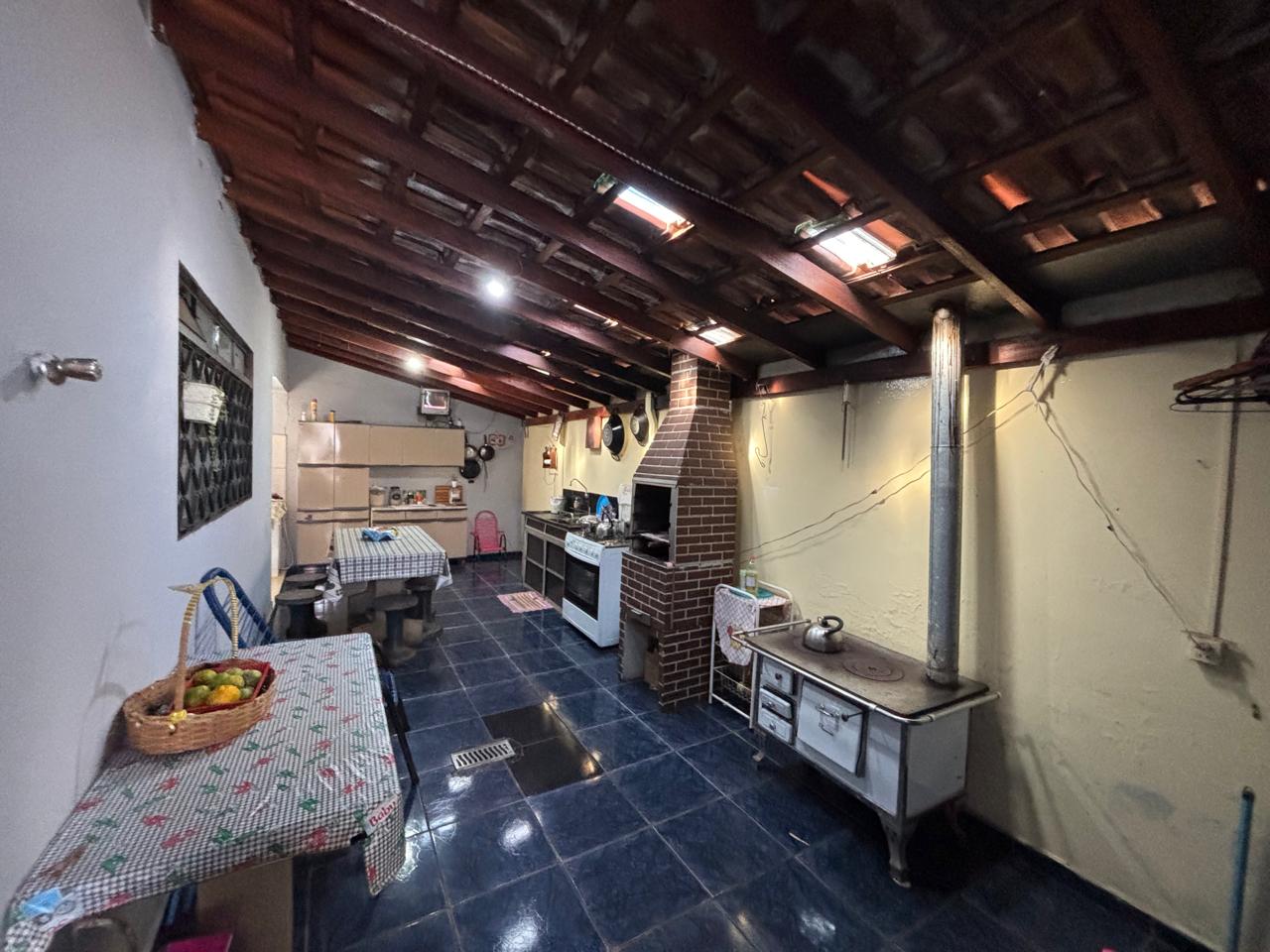 VENDE: CASA 03 DOEMITÓRIOS COM SUÍTE - MOZART - BRODOWSKI-SP.