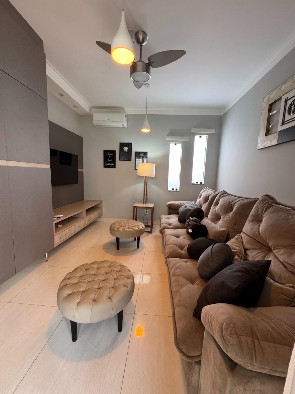 VENDE: LINDA RESIDENCIA COM 03 SUÍTES E PISCINA - CONDOMÍNIO VERONA - BRODOWSKI-SP: