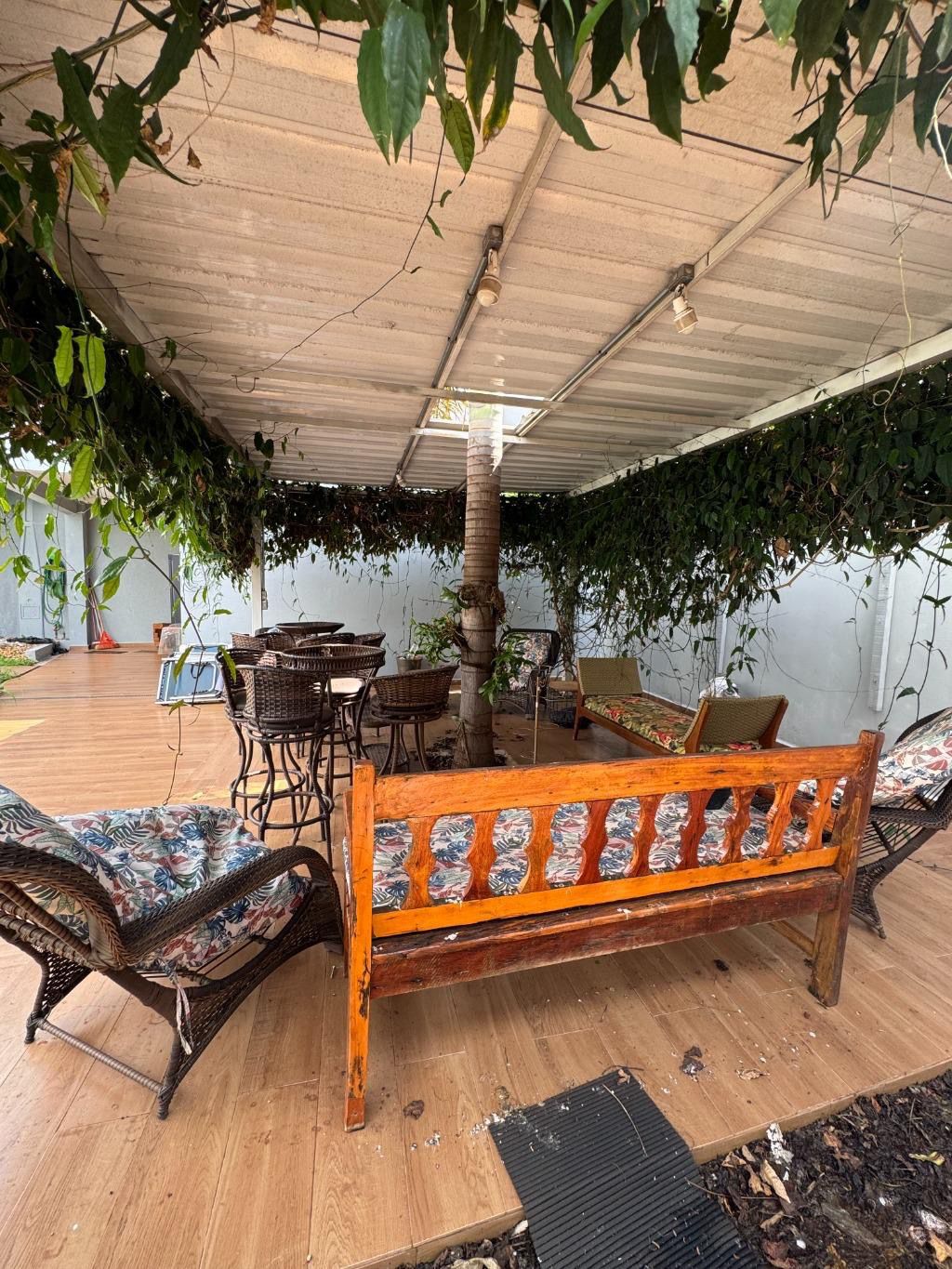 VENDE: LINDA RESIDENCIA COM 03 SUÍTES E PISCINA - CONDOMÍNIO VERONA - BRODOWSKI-SP: