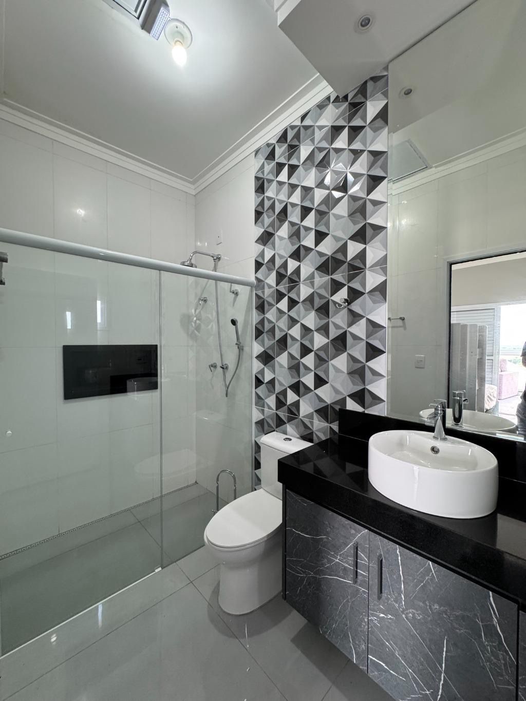 VENDE: LINDA RESIDENCIA COM 03 SUÍTES E PISCINA - CONDOMÍNIO VERONA - BRODOWSKI-SP: