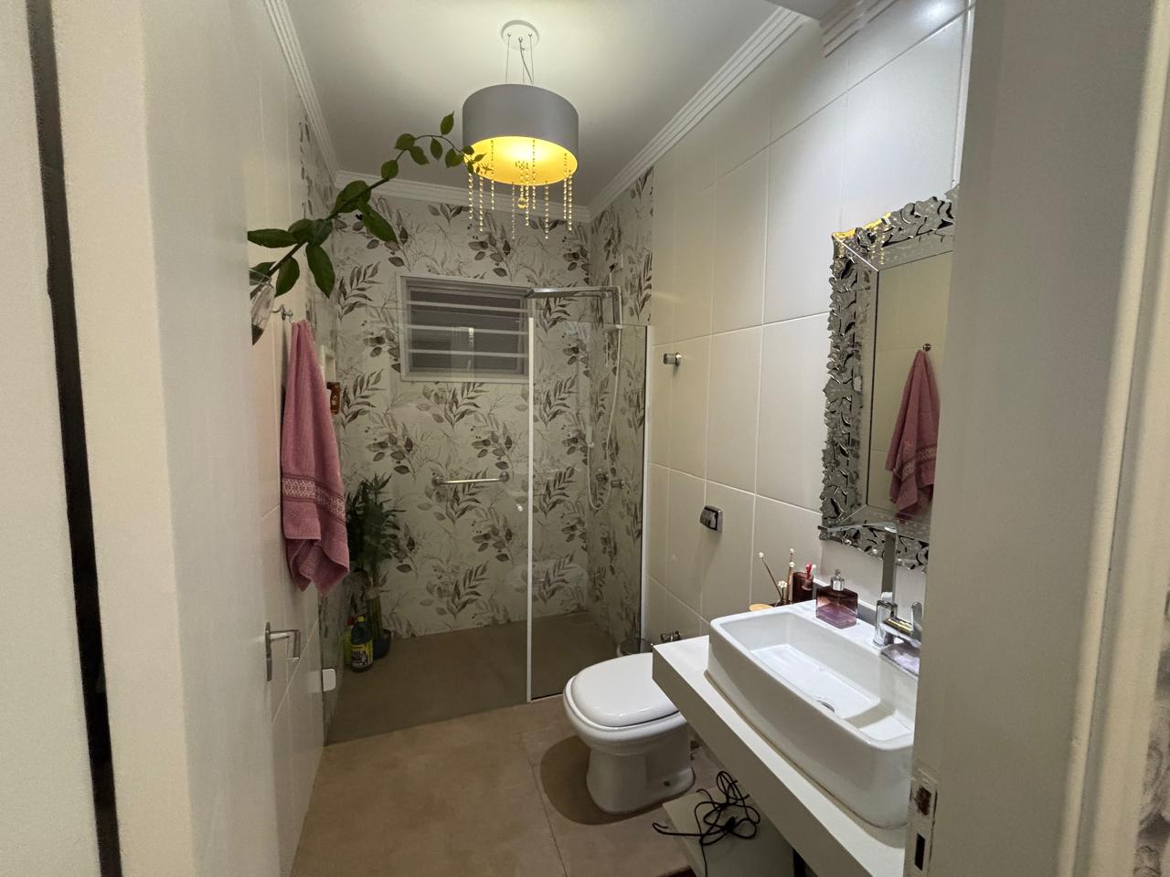 VENDE: CASA COM PISCINA - MOBILIADO - JARDIM PRIMAVERA - BRODOWSKI-SP.