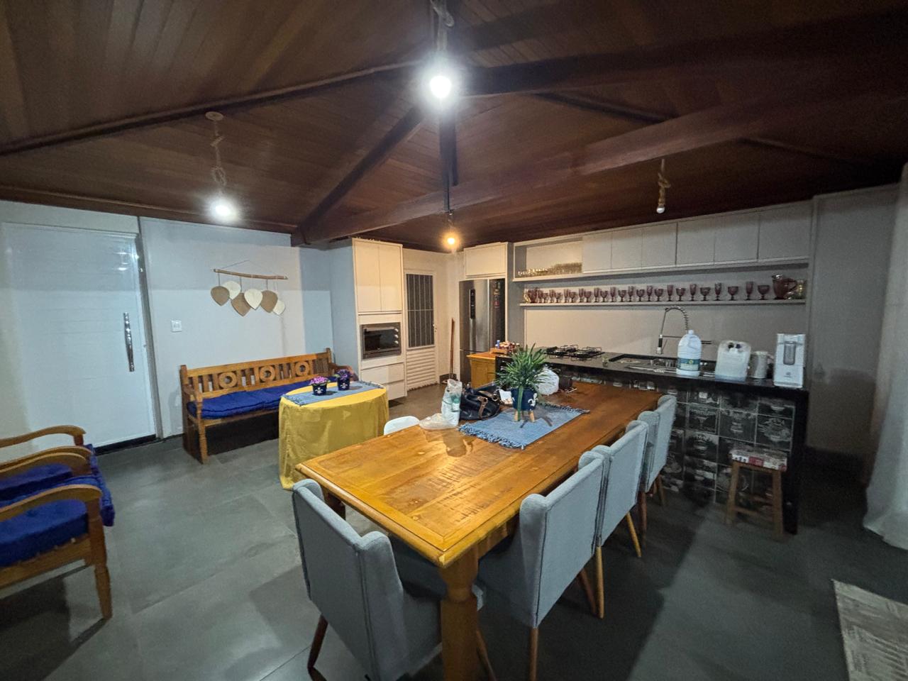 VENDE: CASA COM PISCINA - MOBILIADO - JARDIM PRIMAVERA - BRODOWSKI-SP.
