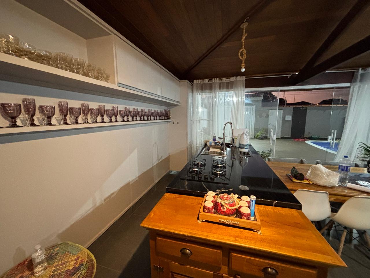 VENDE: CASA COM PISCINA - MOBILIADO - JARDIM PRIMAVERA - BRODOWSKI-SP.