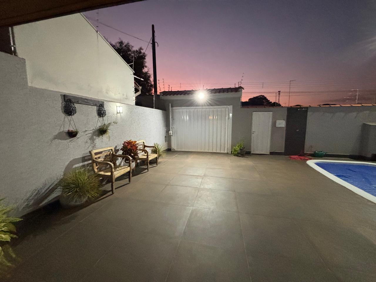 VENDE: CASA COM PISCINA - MOBILIADO - JARDIM PRIMAVERA - BRODOWSKI-SP.