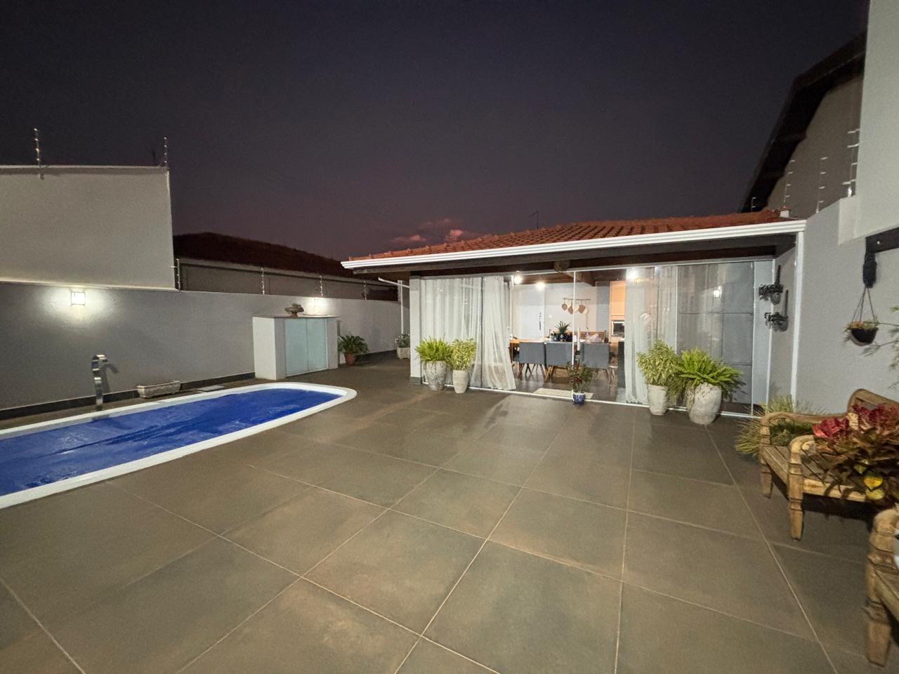VENDE: CASA COM PISCINA - MOBILIADO - JARDIM PRIMAVERA - BRODOWSKI-SP.