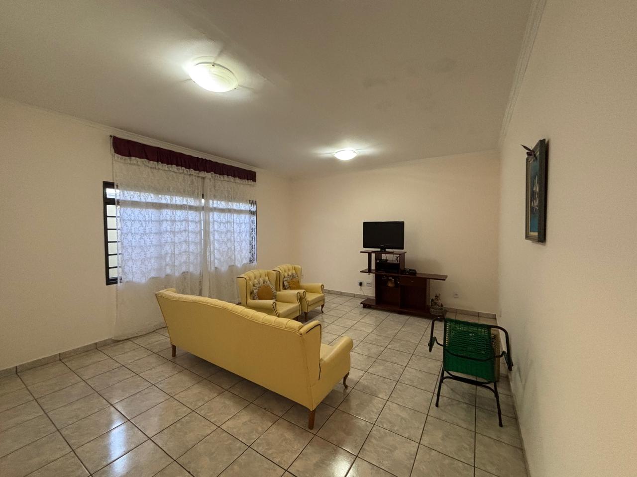 VENDE: CASA 03 DORMITÓRIOS - CENTRO - BRODOWSKI-SP.