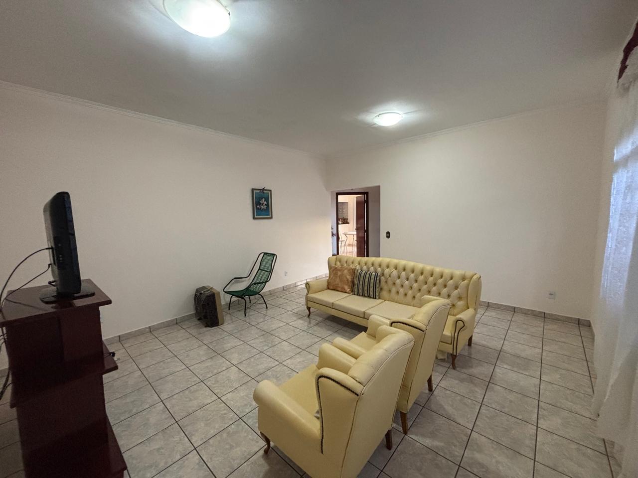 VENDE: CASA 03 DORMITÓRIOS - CENTRO - BRODOWSKI-SP.