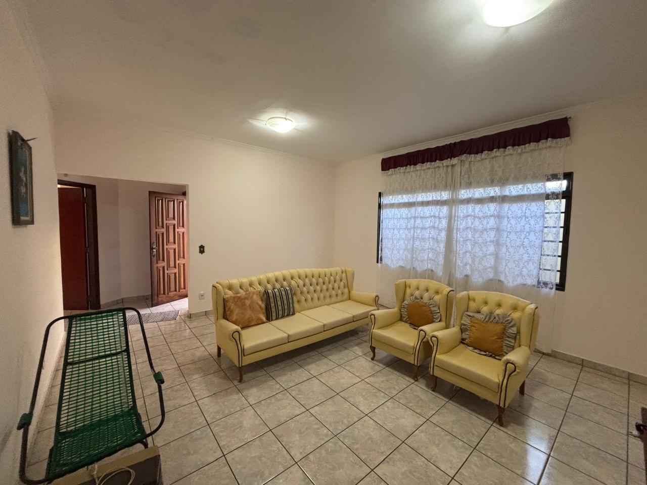 VENDE: CASA 03 DORMITÓRIOS - CENTRO - BRODOWSKI-SP.