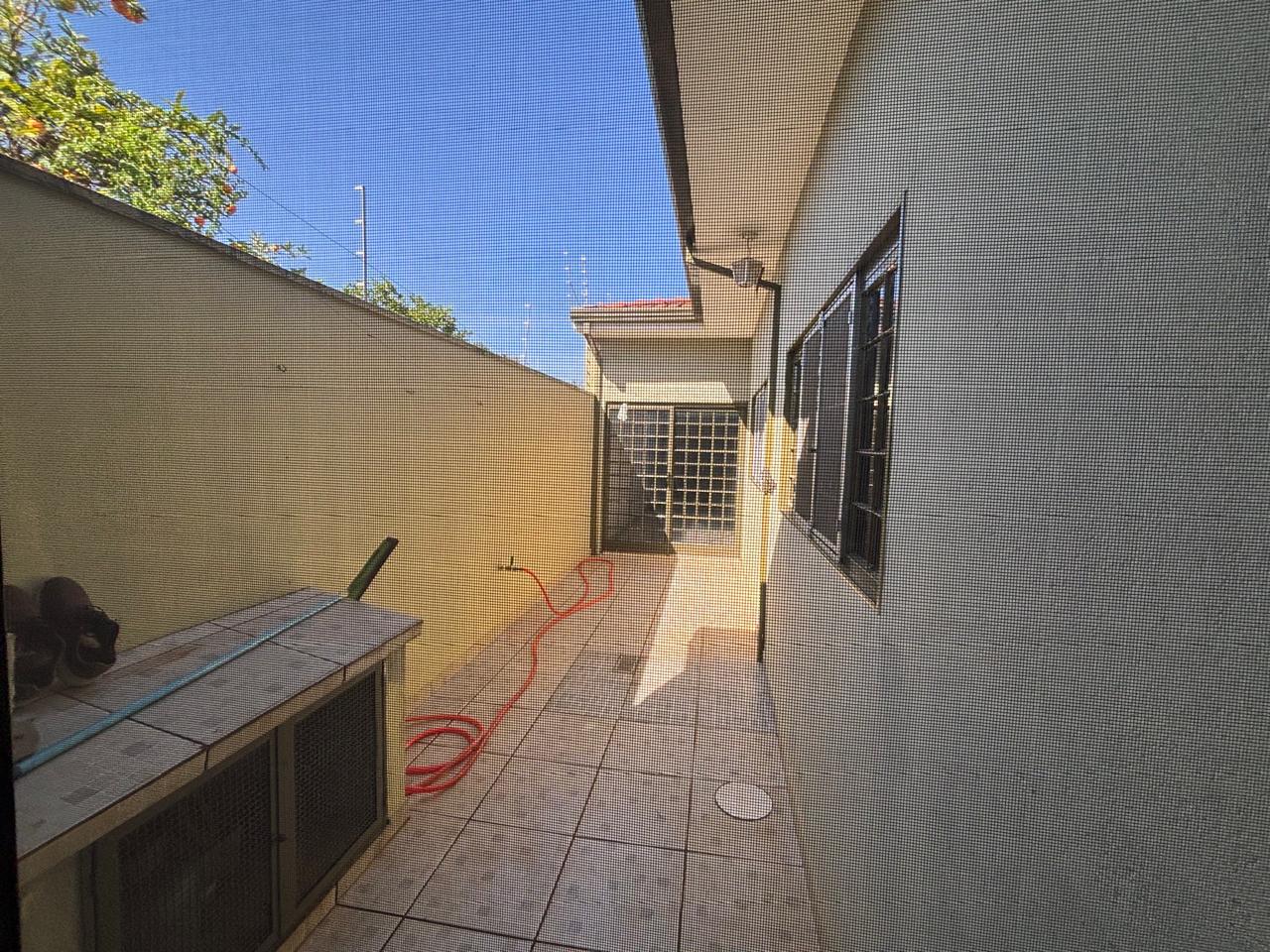 VENDE: CASA 03 DORMITÓRIOS - CENTRO - BRODOWSKI-SP.