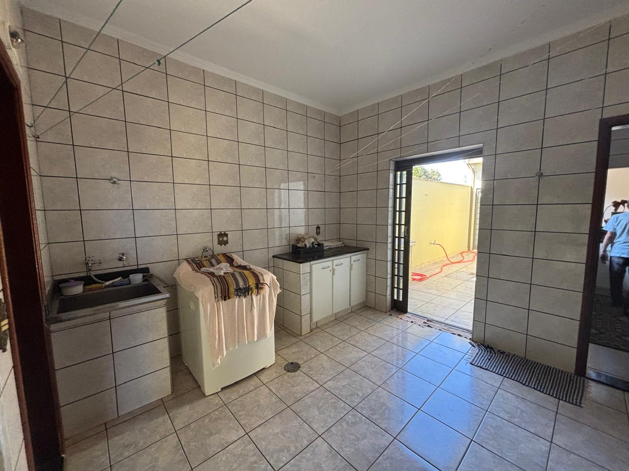 VENDE: CASA 03 DORMITÓRIOS - CENTRO - BRODOWSKI-SP.