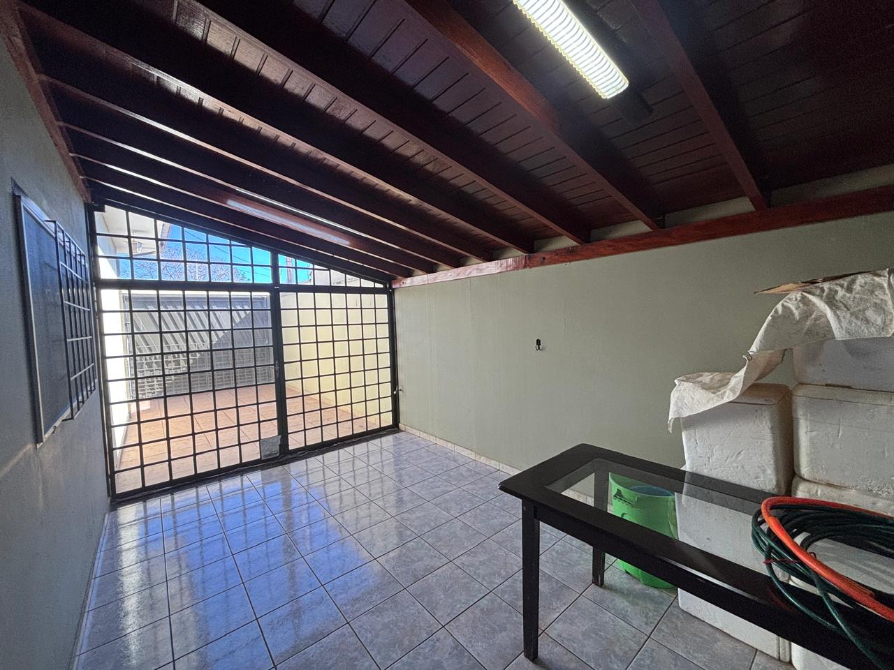 VENDE: CASA 03 DORMITÓRIOS - CENTRO - BRODOWSKI-SP.