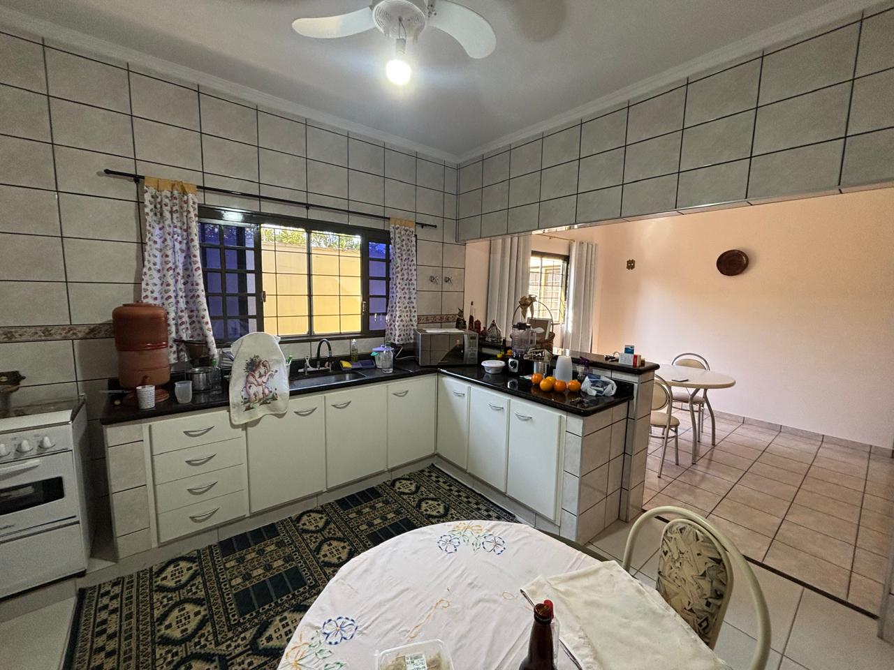 VENDE: CASA 03 DORMITÓRIOS - CENTRO - BRODOWSKI-SP.
