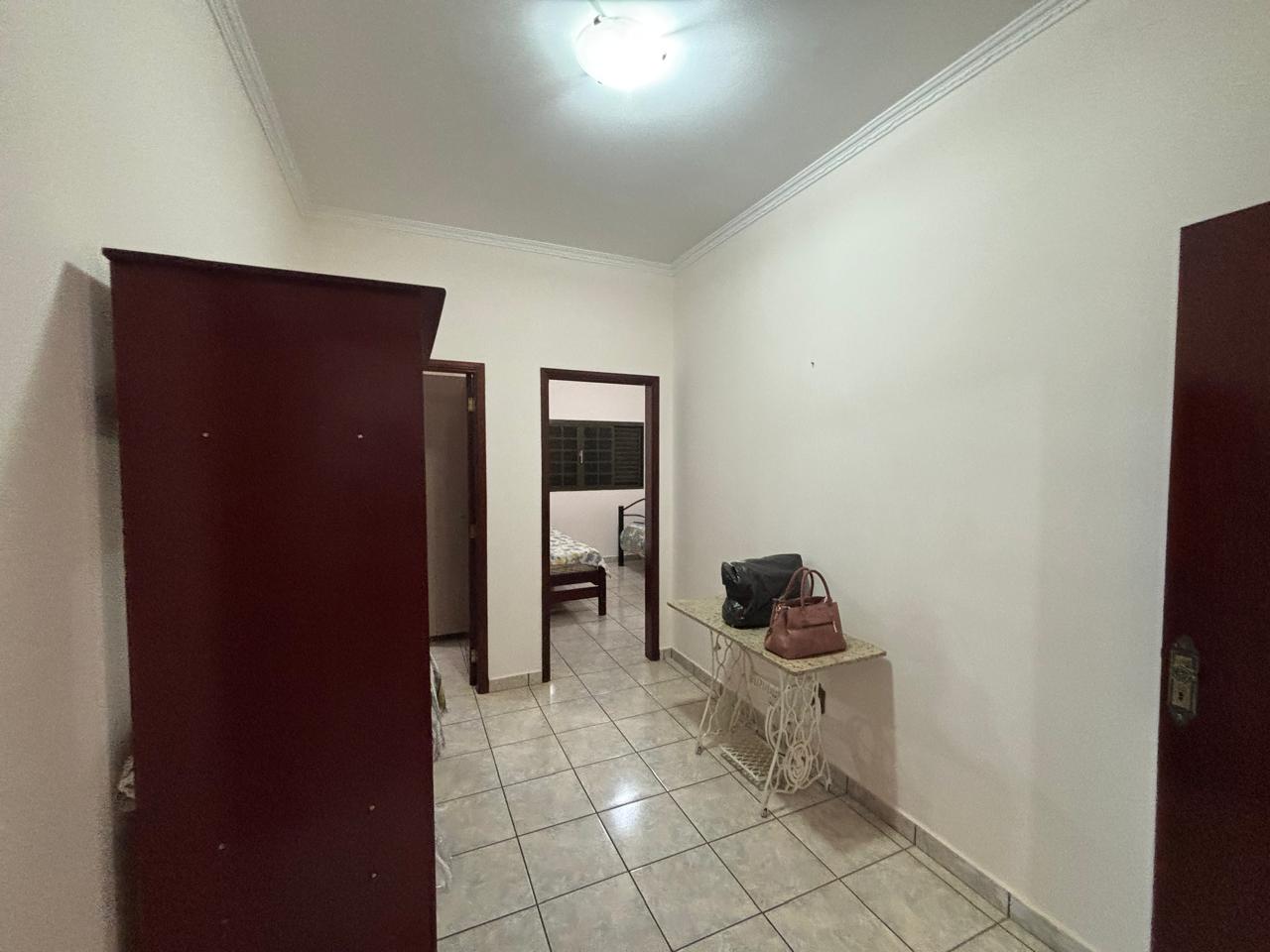 VENDE: CASA 03 DORMITÓRIOS - CENTRO - BRODOWSKI-SP.