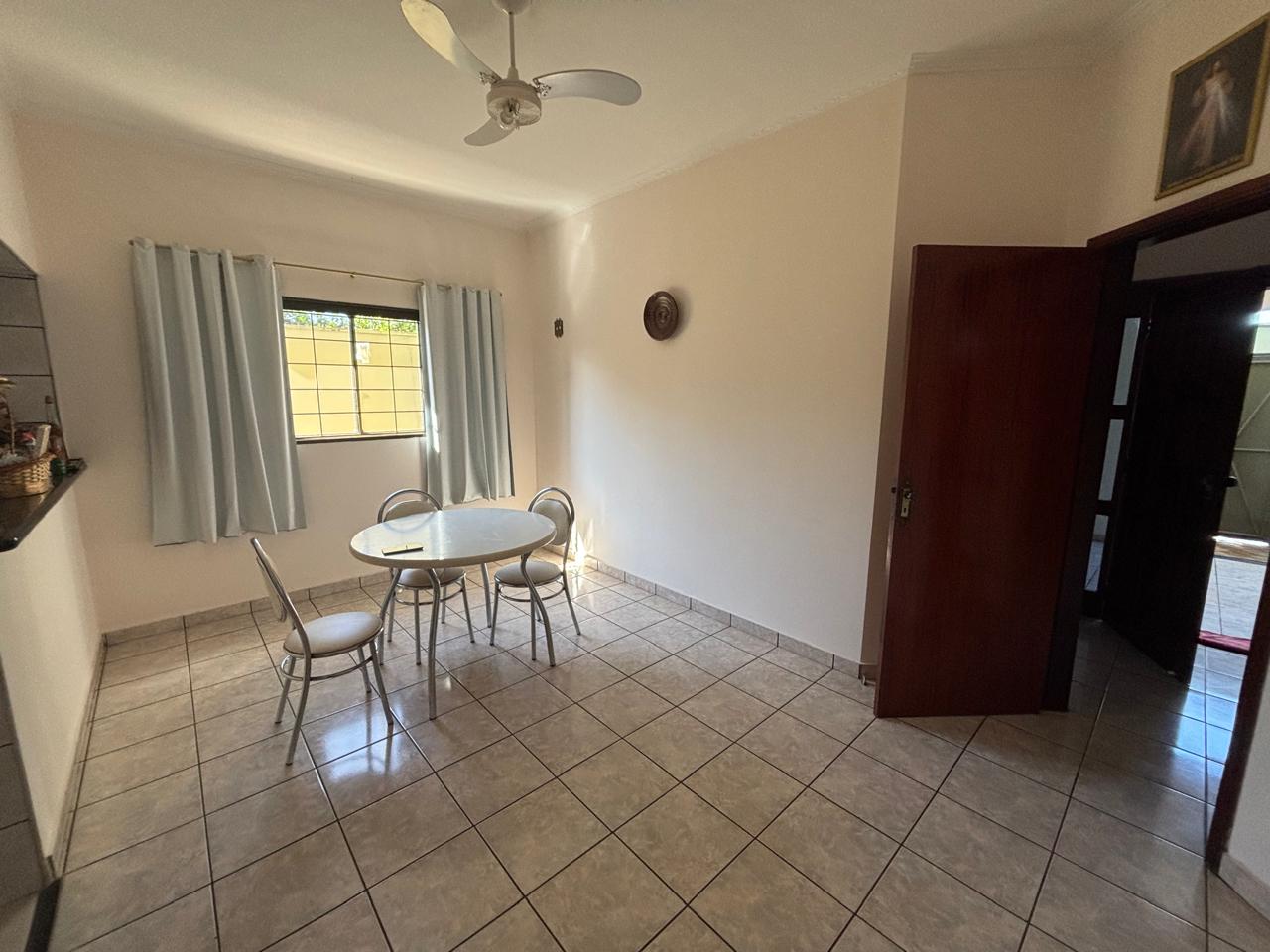 VENDE: CASA 03 DORMITÓRIOS - CENTRO - BRODOWSKI-SP.