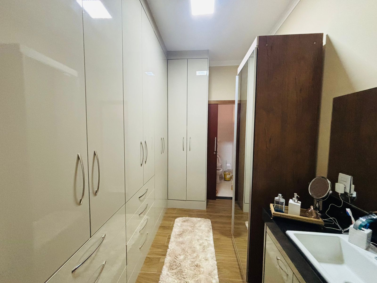 VENDE: CASA COM PISCINA  - JARDIM PRIMAVERA - BRODOWSKI-SP.
