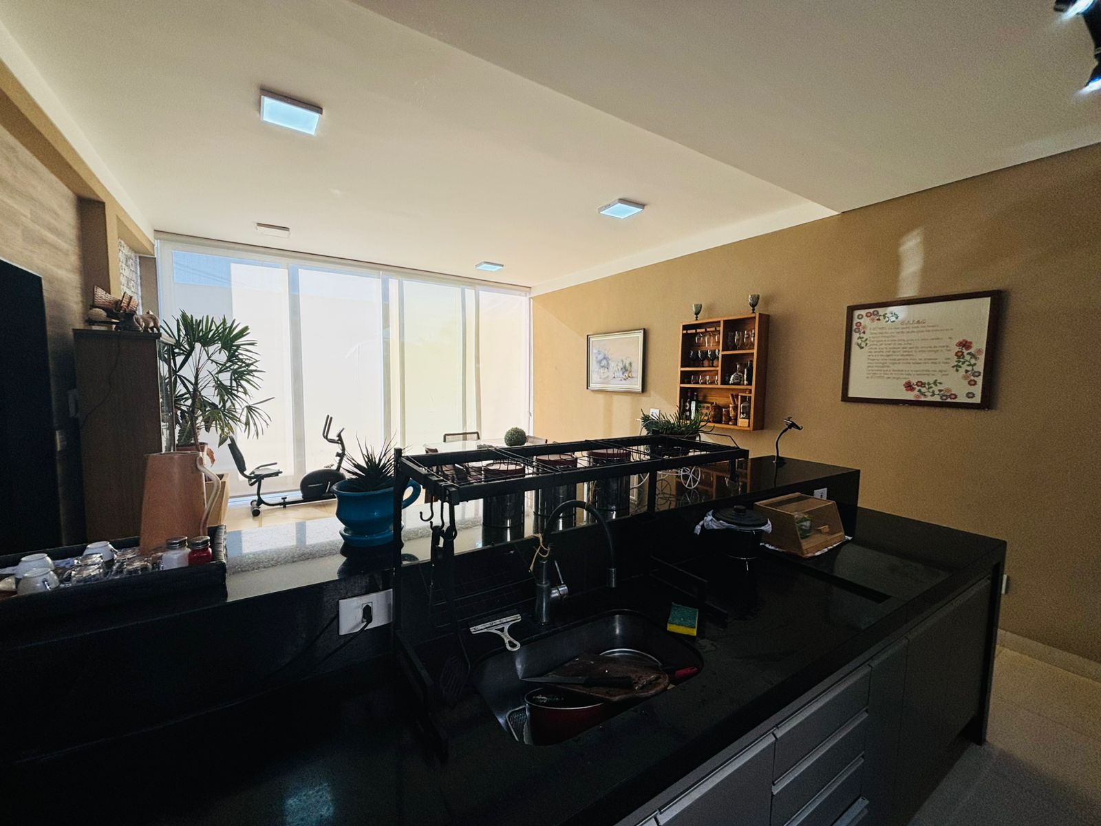 VENDE: CASA COM PISCINA  - JARDIM PRIMAVERA - BRODOWSKI-SP.