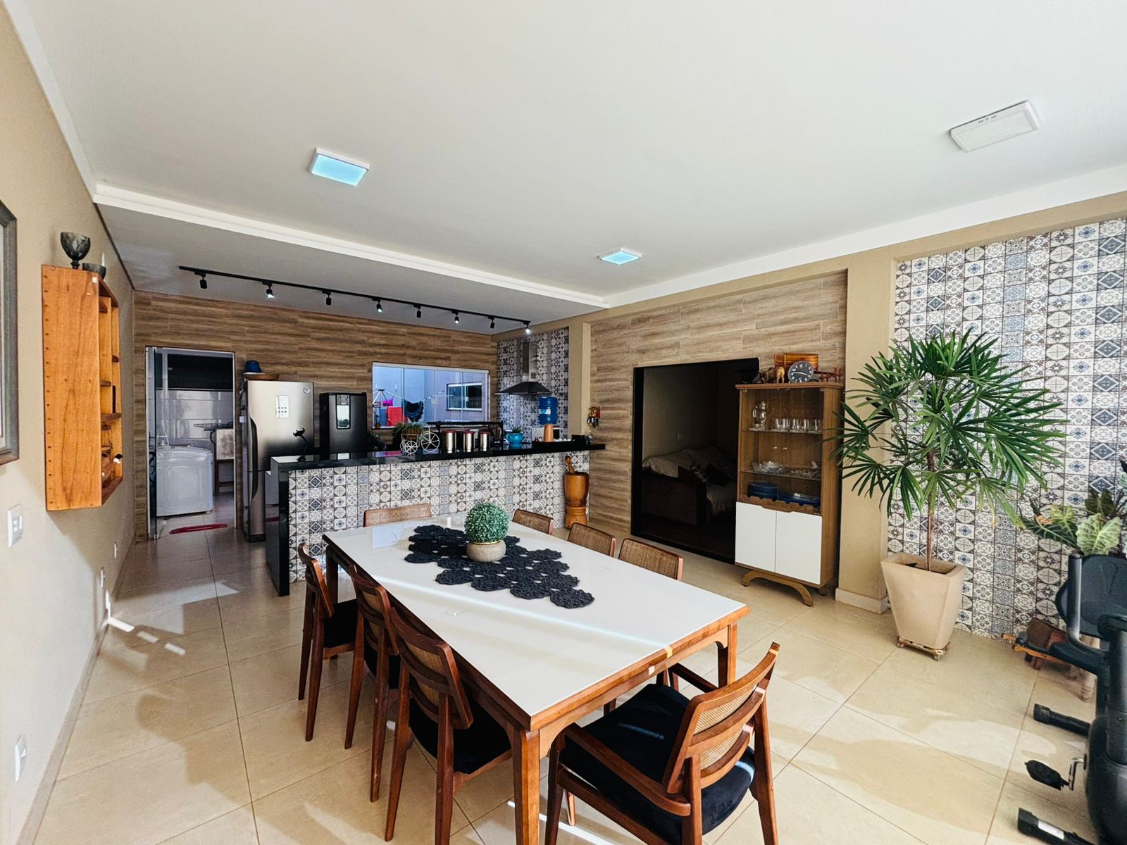 VENDE: CASA COM PISCINA  - JARDIM PRIMAVERA - BRODOWSKI-SP.