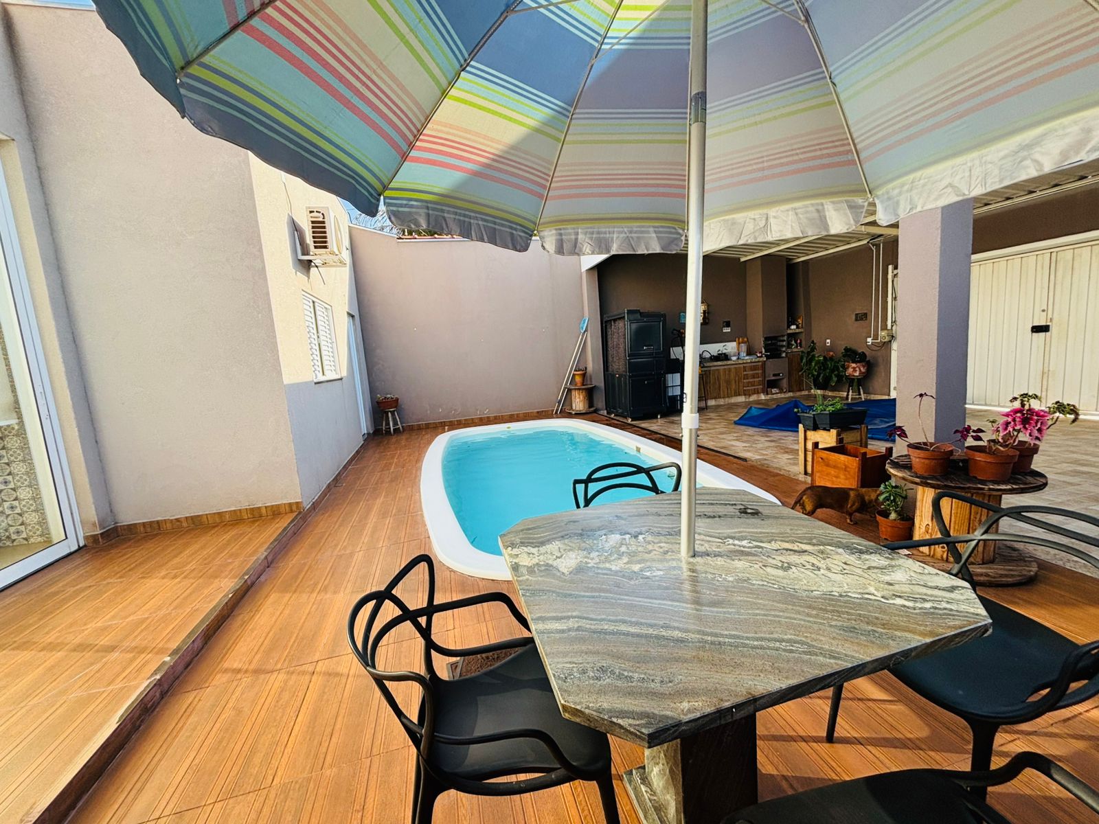 VENDE: CASA COM PISCINA  - JARDIM PRIMAVERA - BRODOWSKI-SP.