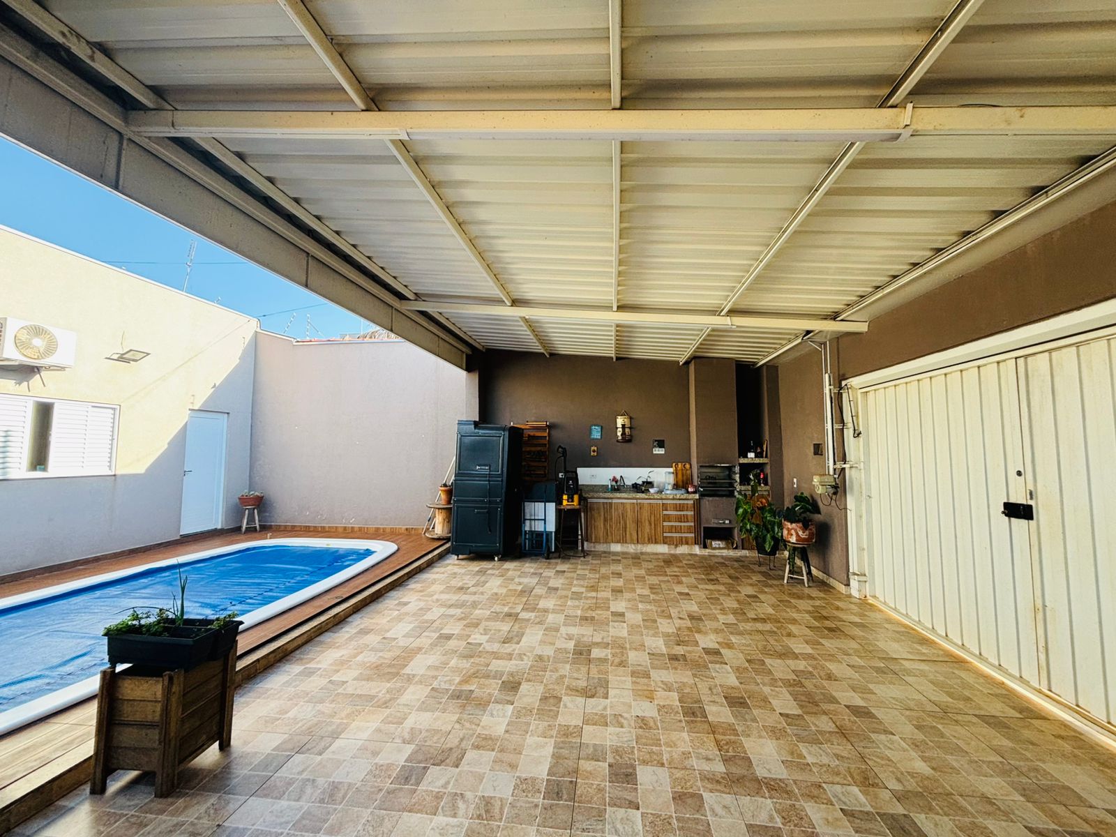 VENDE: CASA COM PISCINA  - JARDIM PRIMAVERA - BRODOWSKI-SP.
