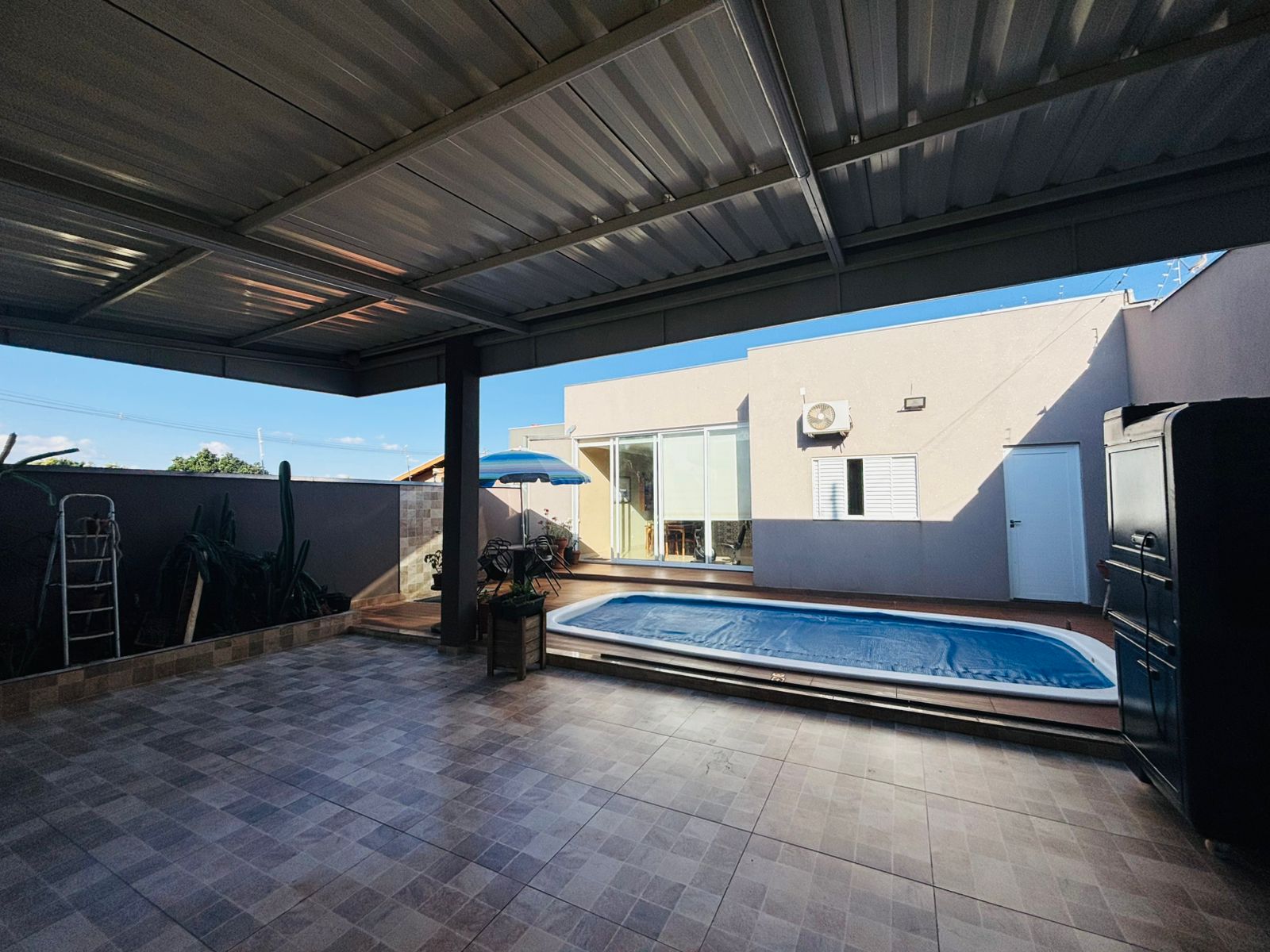 VENDE: CASA COM PISCINA  - JARDIM PRIMAVERA - BRODOWSKI-SP.