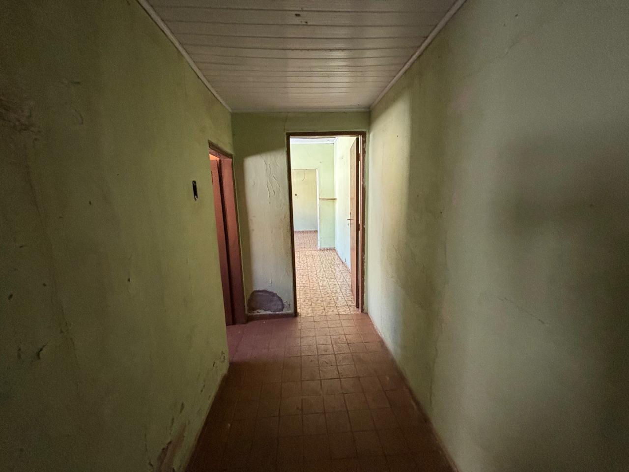 VENDE: CASA NO CENTRO