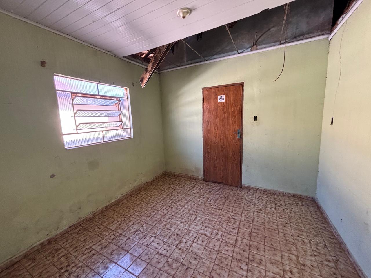 VENDE: CASA NO CENTRO