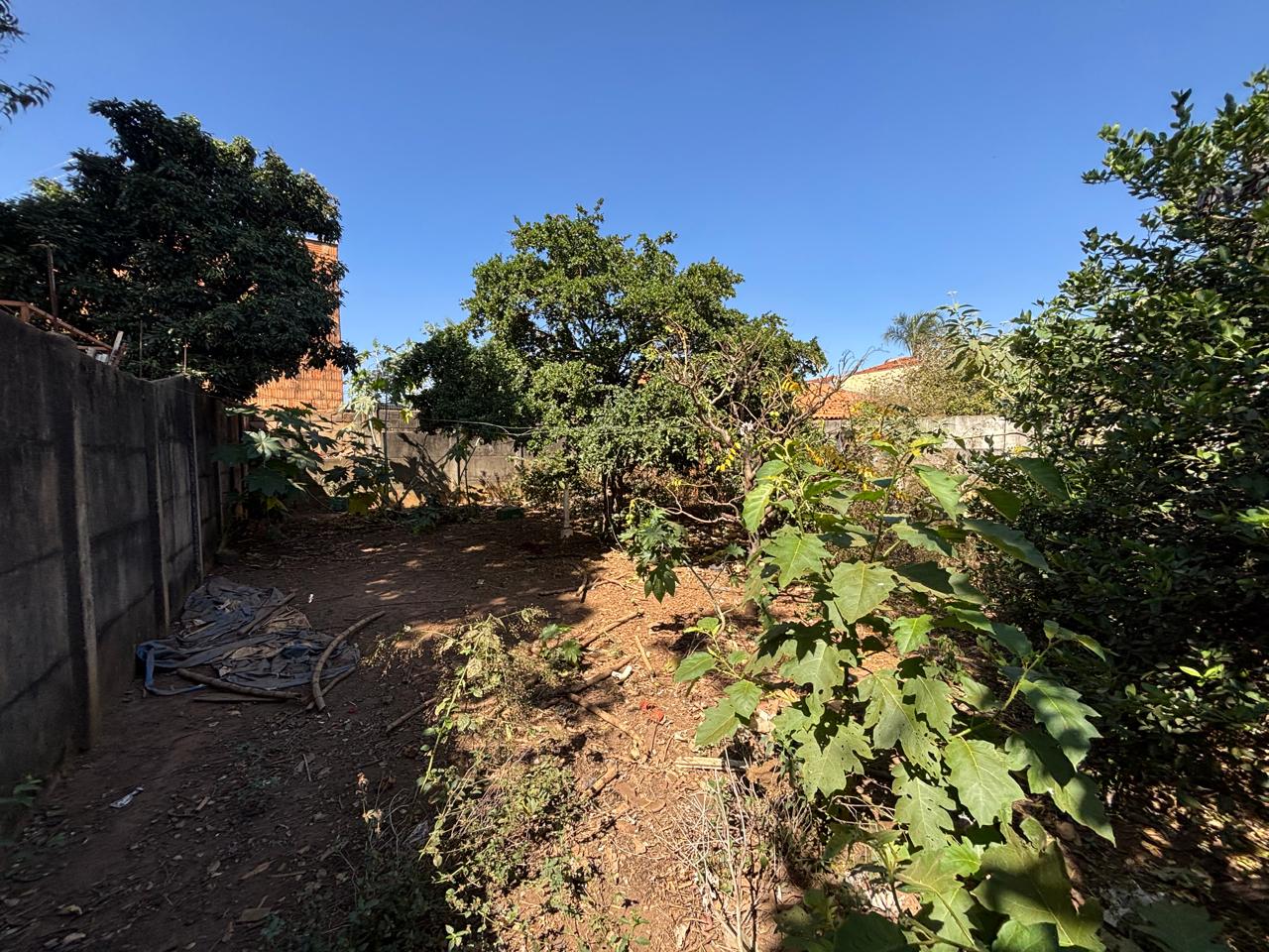 VENDE: CASA NO CENTRO