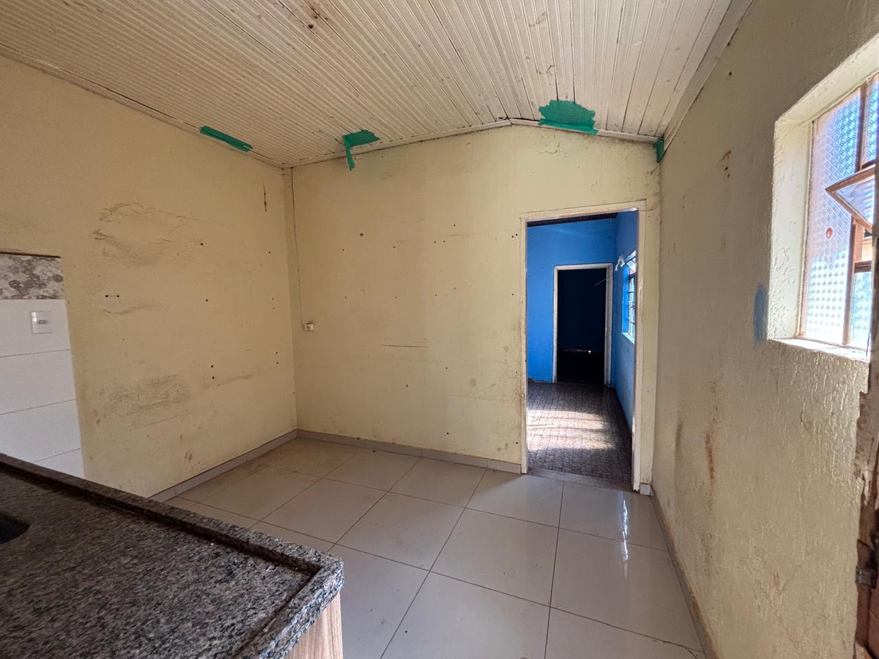 VENDE: CASA NO CENTRO
