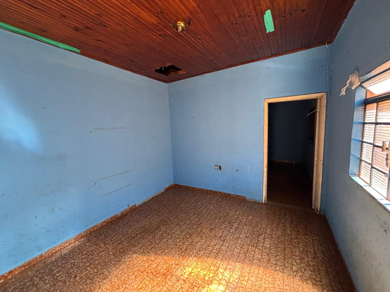 VENDE: CASA NO CENTRO