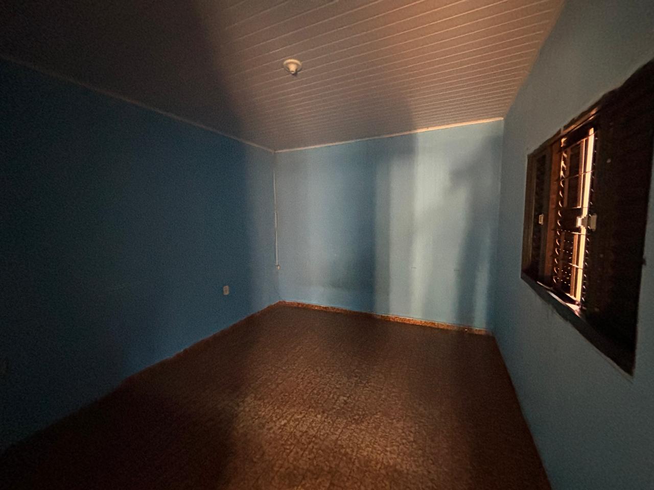 VENDE: CASA NO CENTRO