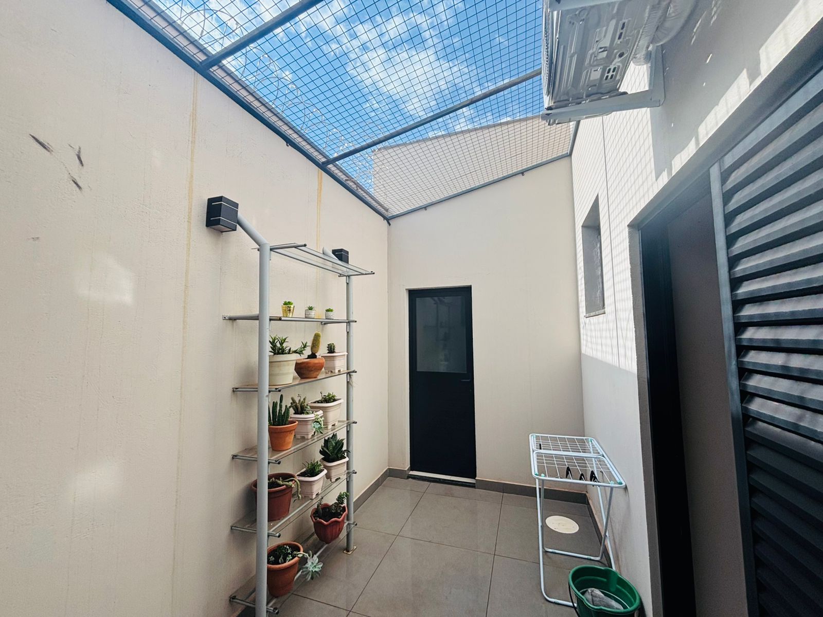 VENDE: CASA ACONCHEGANTE - JARDIM QUEBEC - BRODOWSKI-SP: 