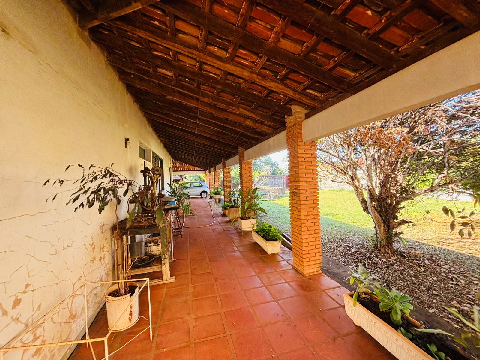 VENDE: CASA  04 DORMITÓRIOS - 1.425 m² - PRÓXIMA A APAE - VILA CRISTAL - BRODOWSKI-SP.