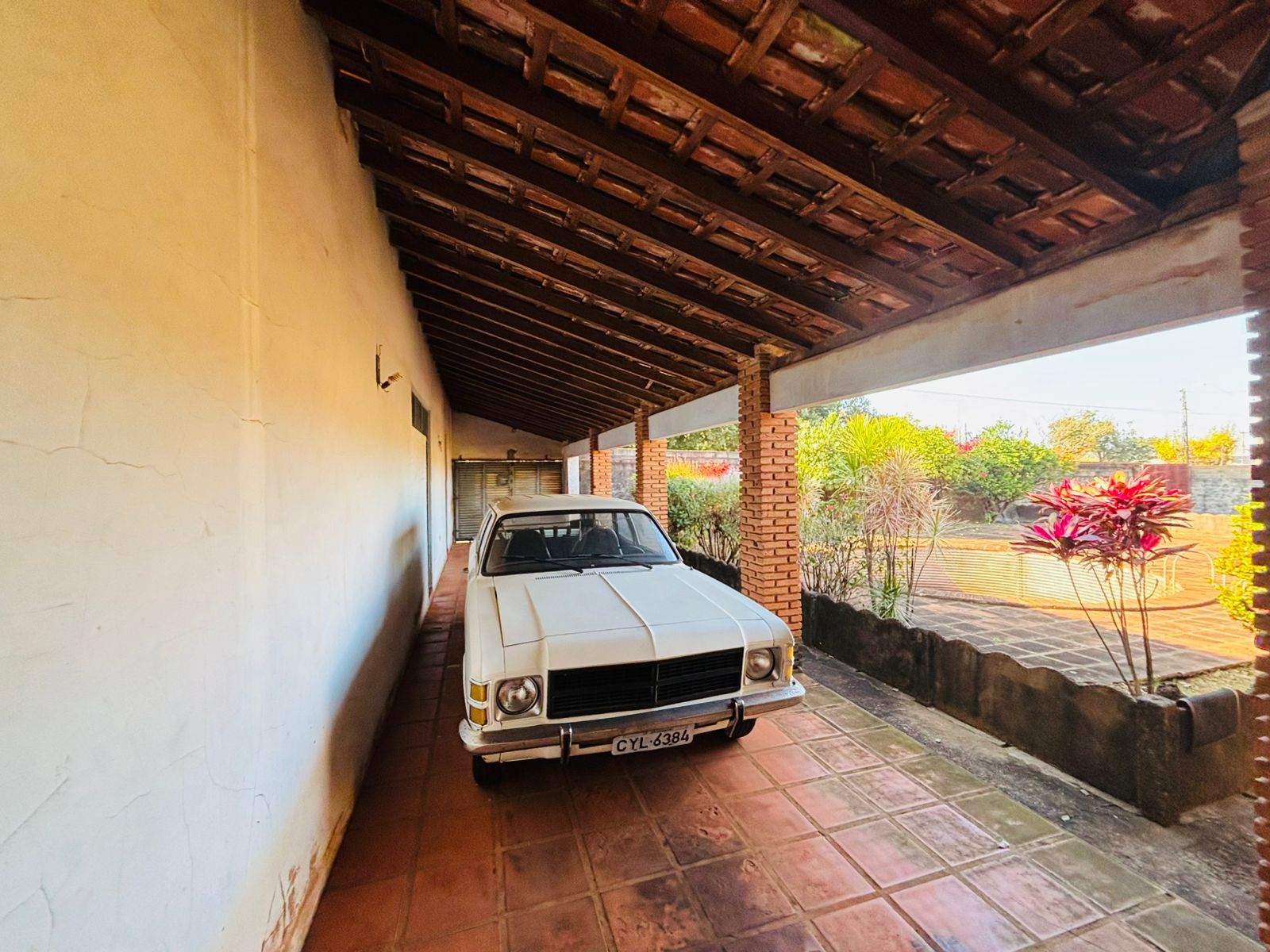 VENDE: CASA  04 DORMITÓRIOS - 1.425 m² - PRÓXIMA A APAE - VILA CRISTAL - BRODOWSKI-SP.