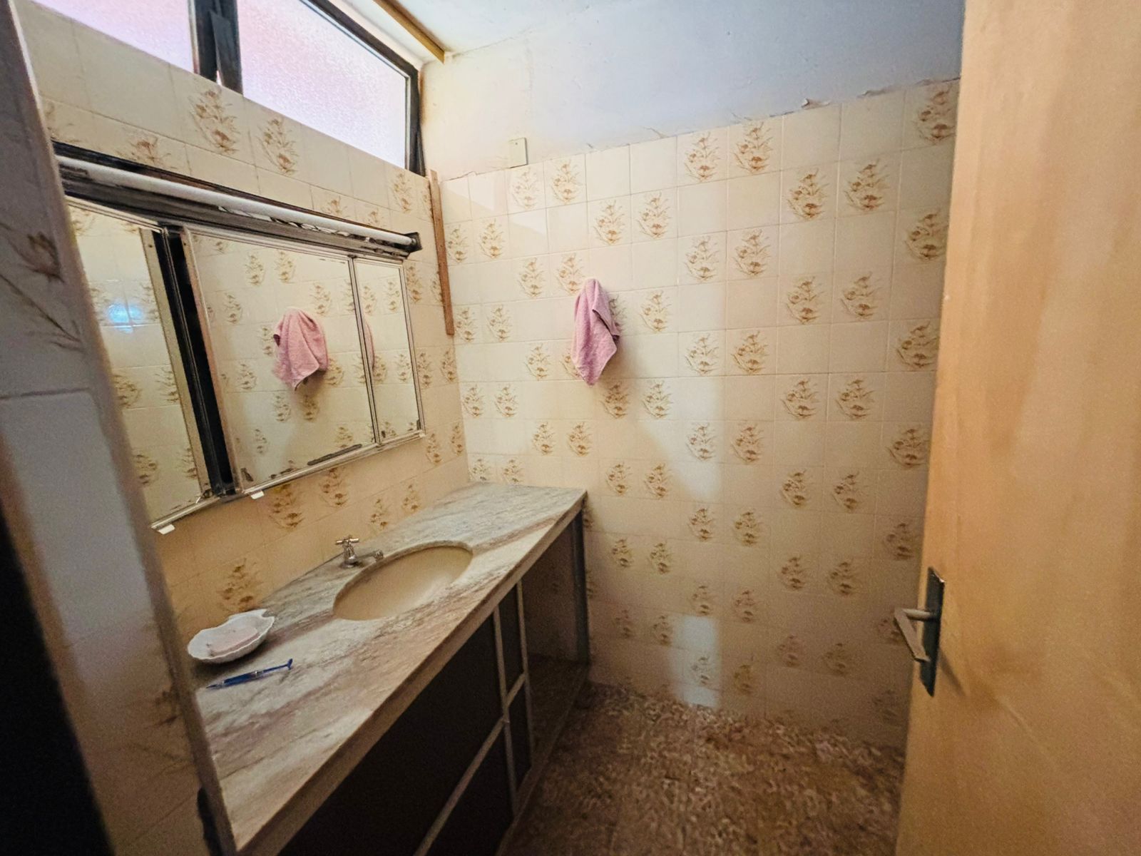 VENDE: CASA  04 DORMITÓRIOS - 1.425 m² - PRÓXIMA A APAE - VILA CRISTAL - BRODOWSKI-SP.