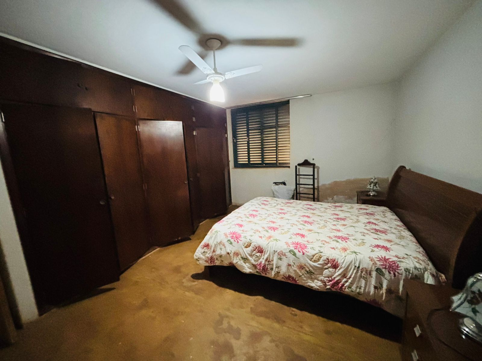 VENDE: CASA  04 DORMITÓRIOS - 1.425 m² - PRÓXIMA A APAE - VILA CRISTAL - BRODOWSKI-SP.