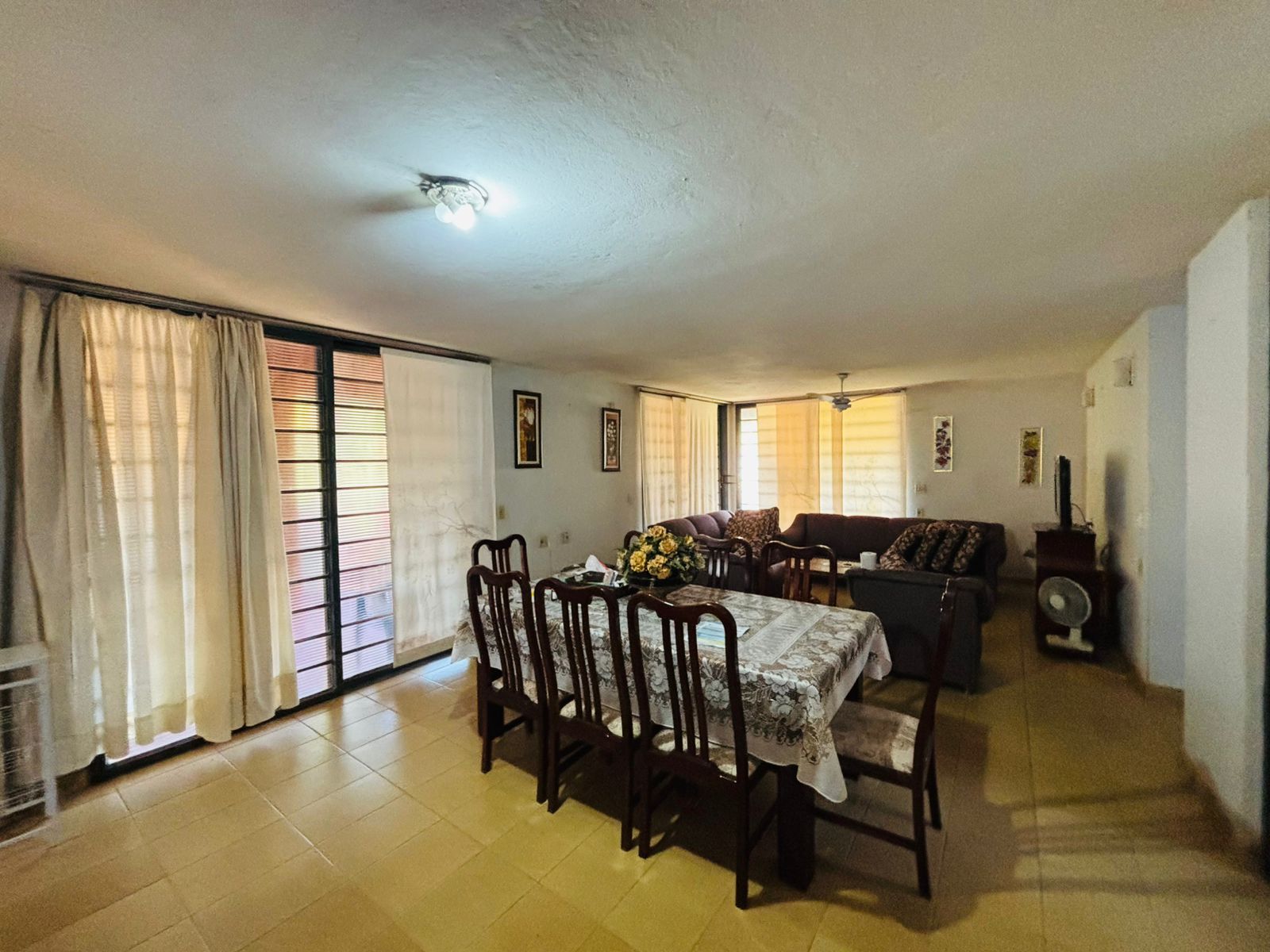 VENDE: CASA  04 DORMITÓRIOS - 1.425 m² - PRÓXIMA A APAE - VILA CRISTAL - BRODOWSKI-SP.