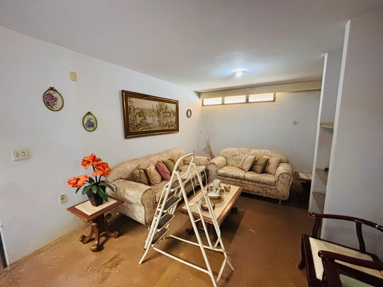VENDE: CASA  04 DORMITÓRIOS - 1.425 m² - PRÓXIMA A APAE - VILA CRISTAL - BRODOWSKI-SP.