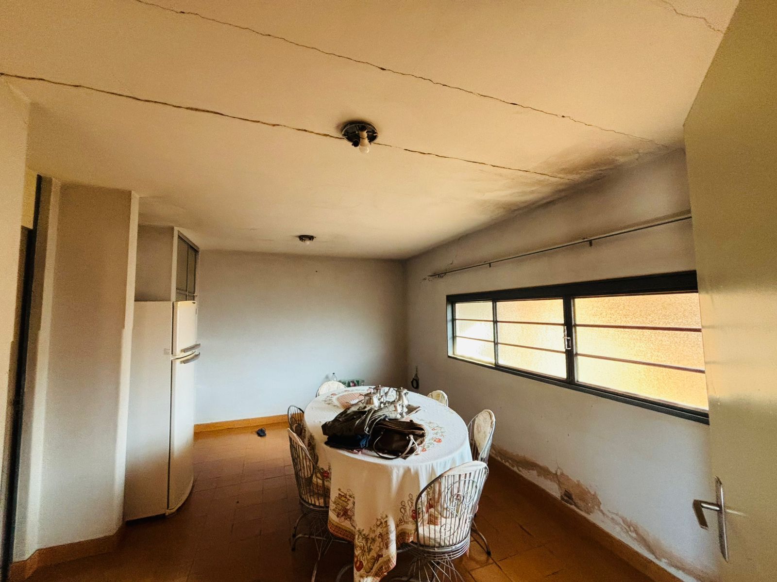 VENDE: CASA  04 DORMITÓRIOS - 1.425 m² - PRÓXIMA A APAE - VILA CRISTAL - BRODOWSKI-SP.