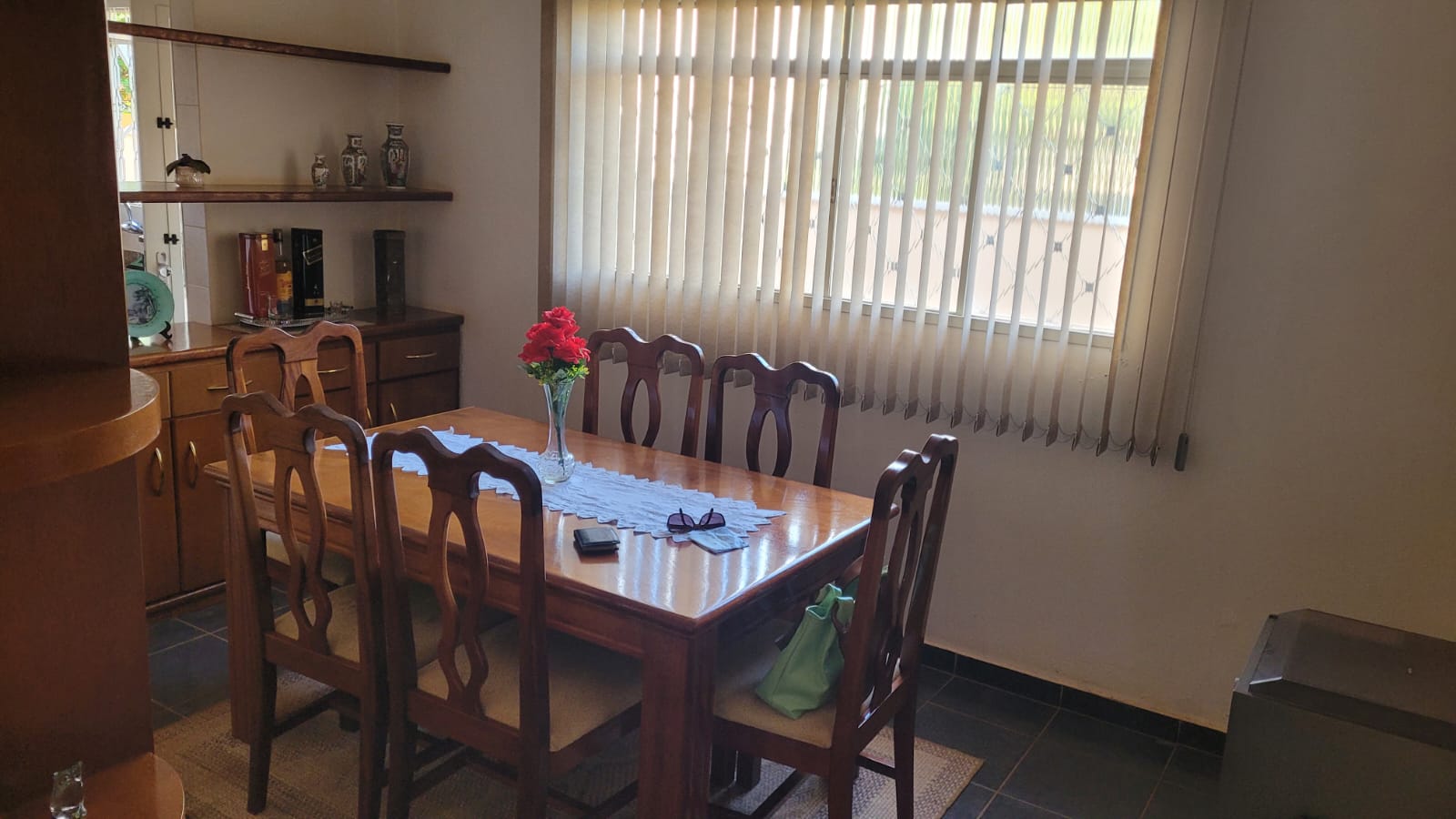 VENDE: CASA NO CENTRO - 04 DORMITÓRIOS - BRODOWSKI-SP.
