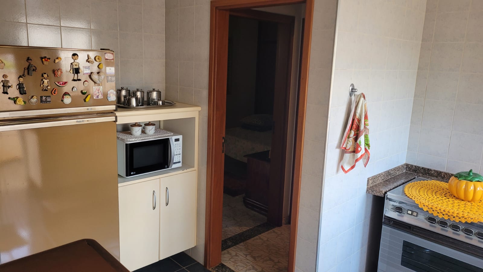 VENDE: CASA NO CENTRO - 04 DORMITÓRIOS - BRODOWSKI-SP.